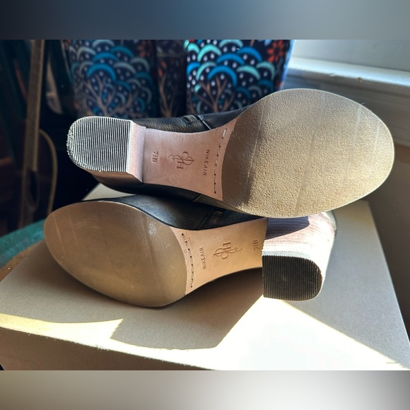 Cole Hann Cassidy stacked heel booties. Size 7.5 - Picture 7 of 14